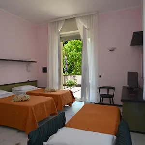 Salus Hotel